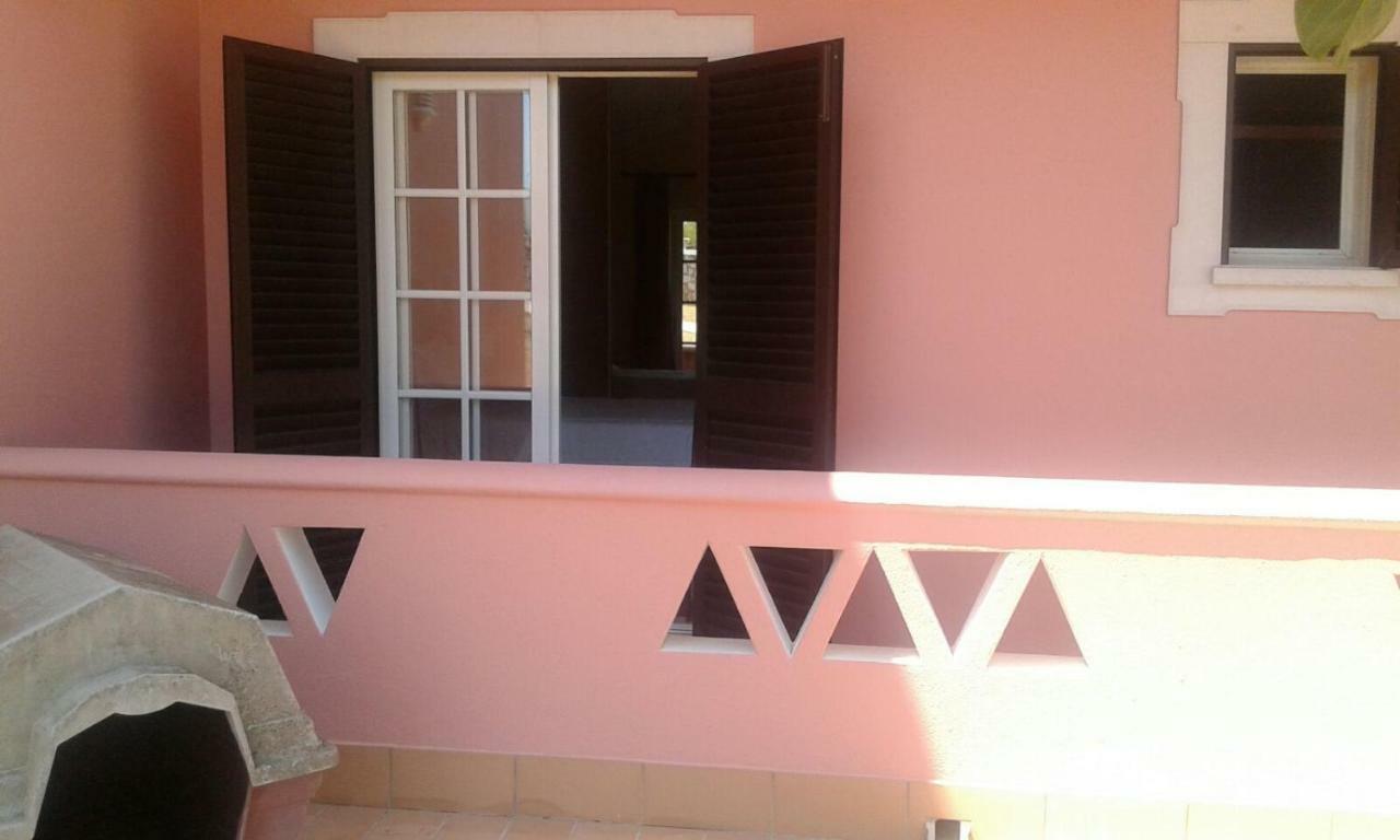 Saraiva'S Guest House Лагос Екстериор снимка