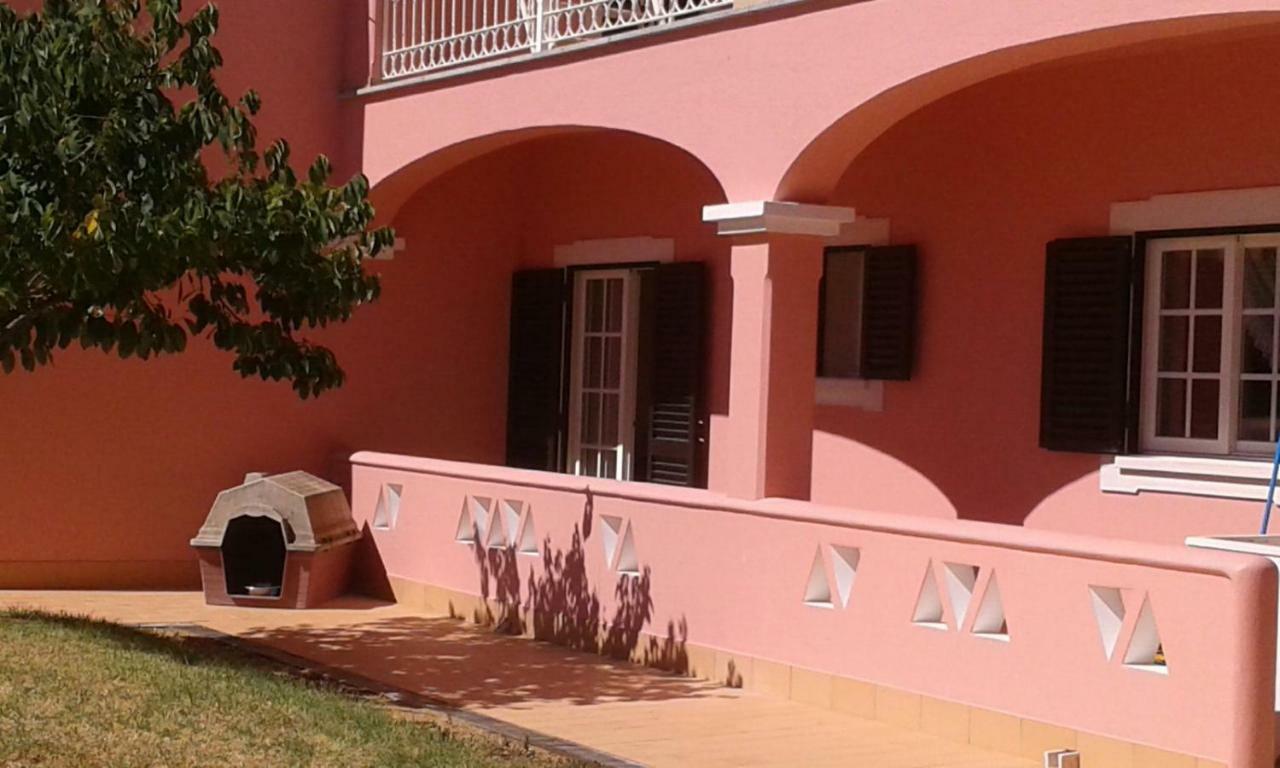 Saraiva'S Guest House Лагос Екстериор снимка