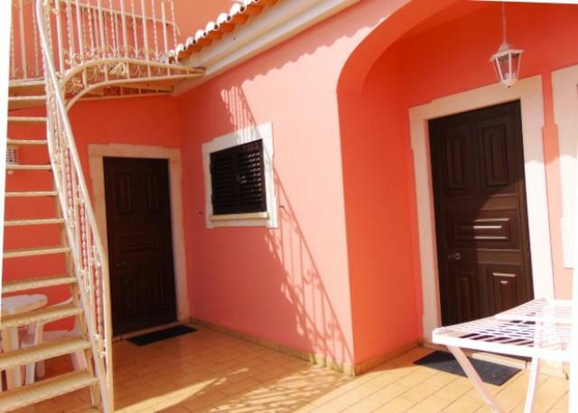 Saraiva'S Guest House Лагос Екстериор снимка
